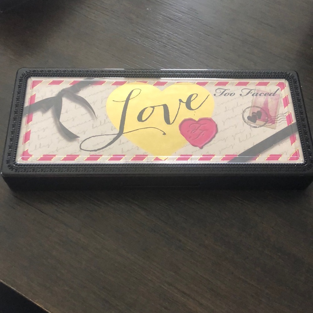 Too faced Love pallet